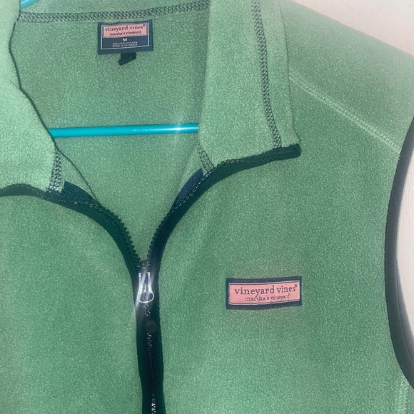 Men’s Vineyard Vines Vest Size Medium. Great condition only worn 4-5 times. - Picture 3 of 4